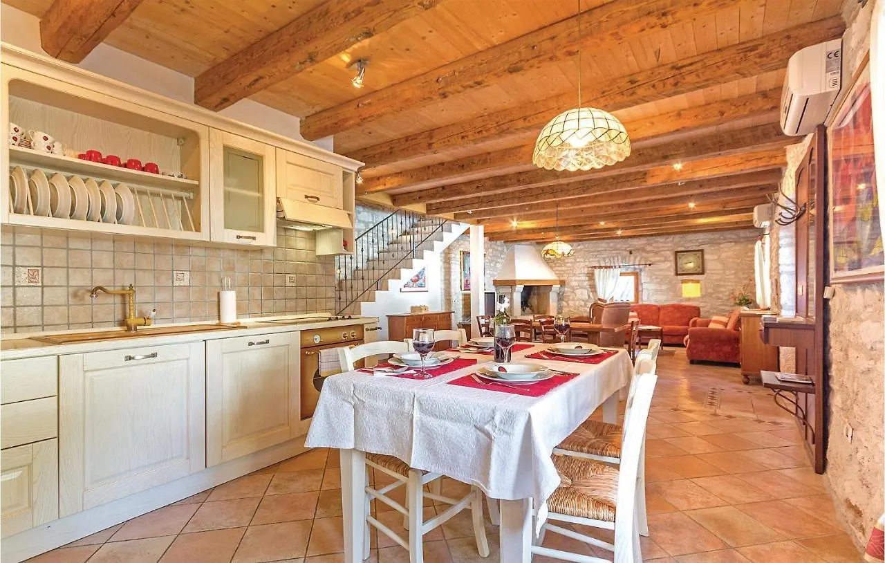 Lovely Home In Puntera With Kitchen