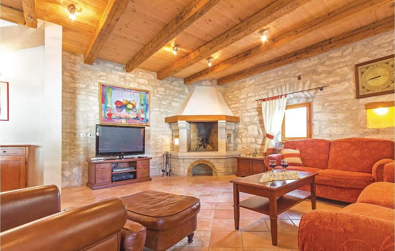 Lovely Home In Puntera With Kitchen
