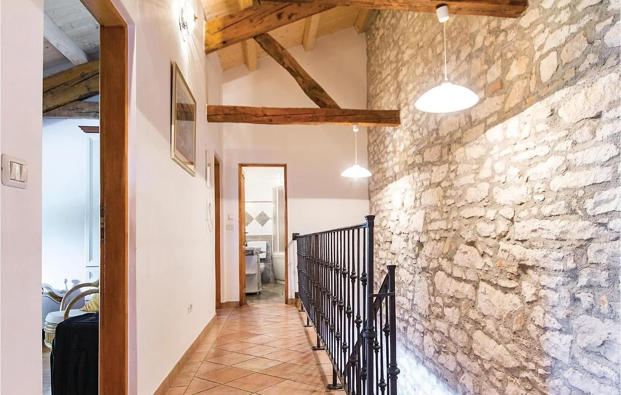 Lovely Home In Puntera With Kitchen Σπίτι διακοπών